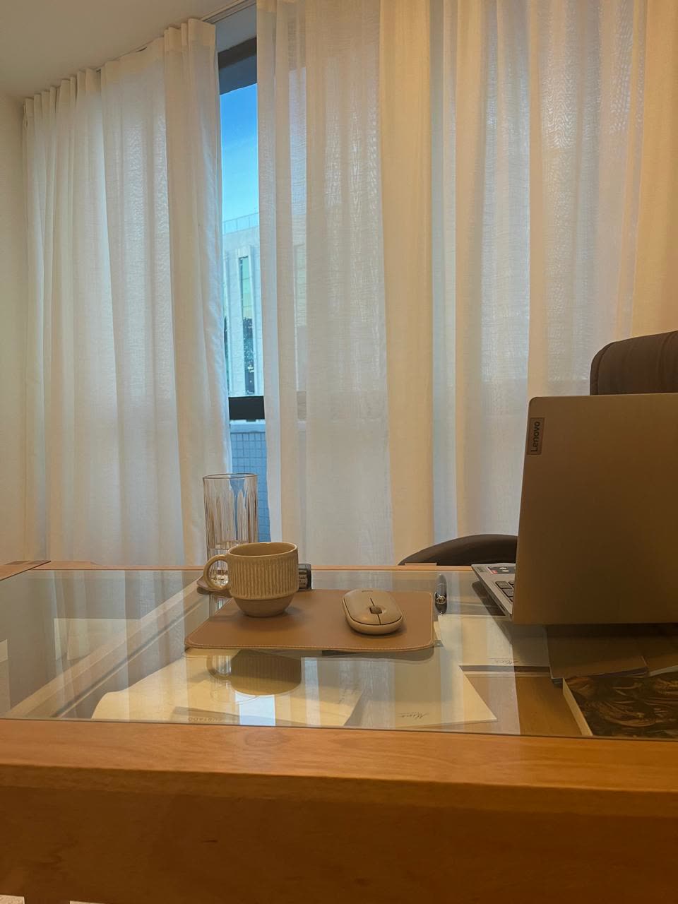 Mesa de atendimento da unidade Leblon